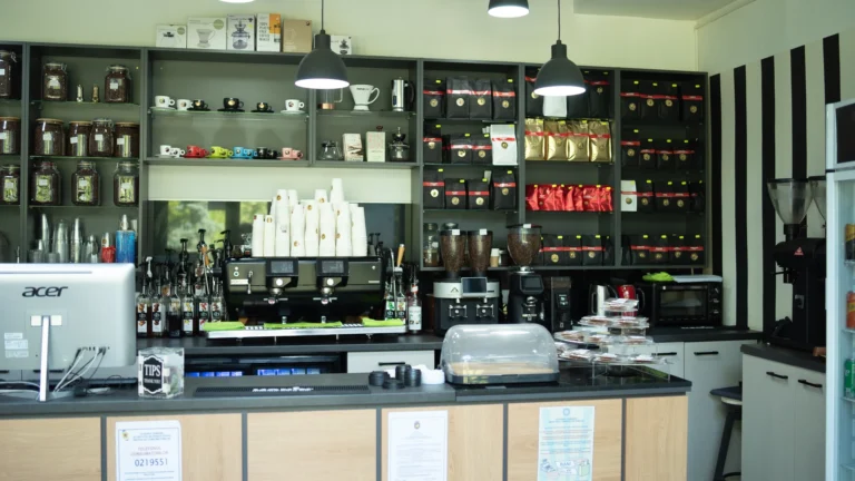Interiorul spațiului Prăjitoria de Cafea